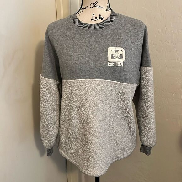 Disney Spirit Jersey Walt Disney World Gray Sherpa Fleece Sweatshirt Casual - Picture 1 of 13